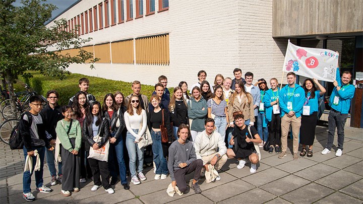 Exchange students on campus.