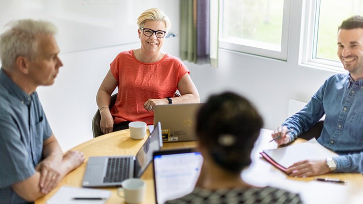 Employees at Örebro University in a meeting