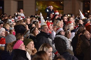 Örebros längsta luciatåg samlat