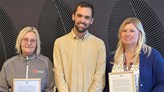 Ann-Katrin Hedgren från Byggnads, studenten Isak Enell och Carin Hansdotter från bransch- och arbetsgivarorganisationen Byggföretagen.