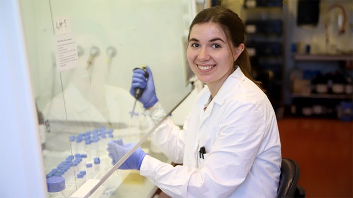 Welmoed Nauta in the lab at Örebro University.