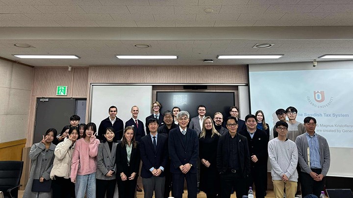 Svenska och koreanska studenter och lärare samlade under studieresan i Sydkorea.